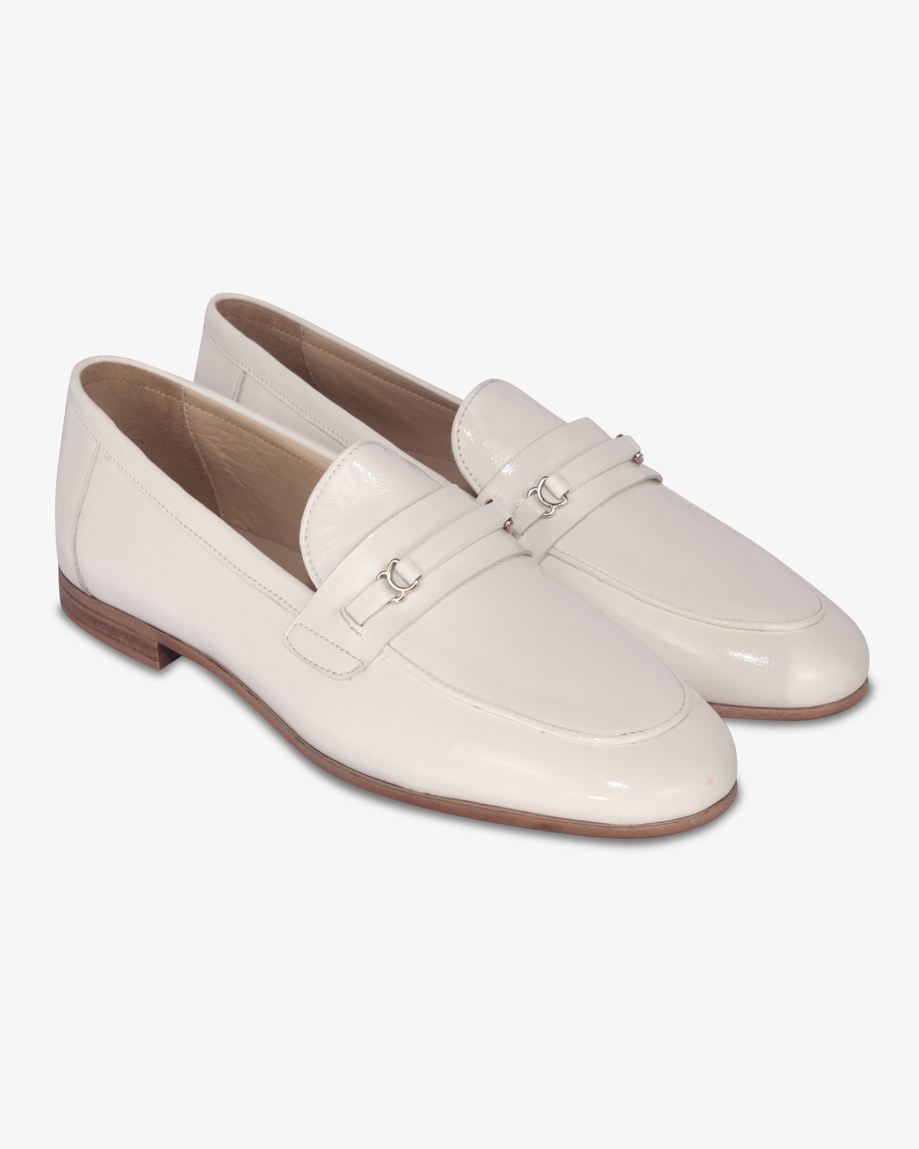 Beyaz Loafer
