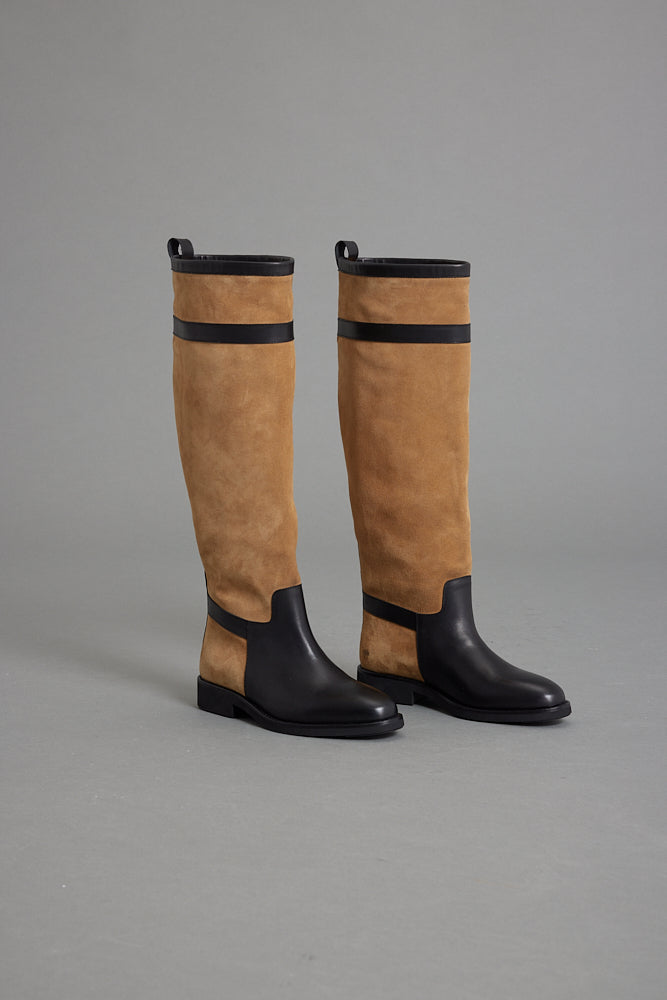 Koyu Bej-Siyah Renk Tonlarında Süet-Deri Çizme